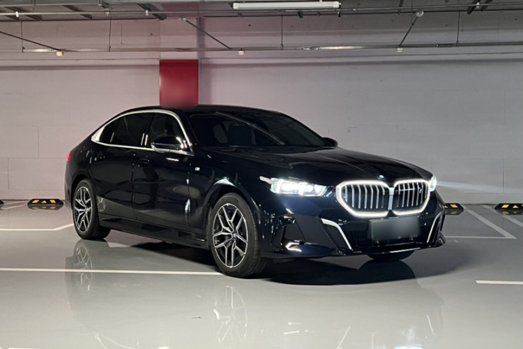 BMW i5 2025 car image #4