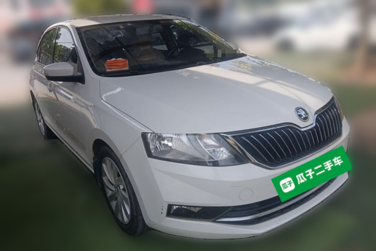 Skoda Rapid 2017 car image #4
