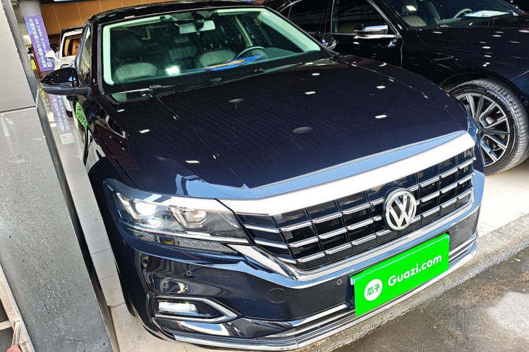 Volkswagen Passat 2019 car image #4