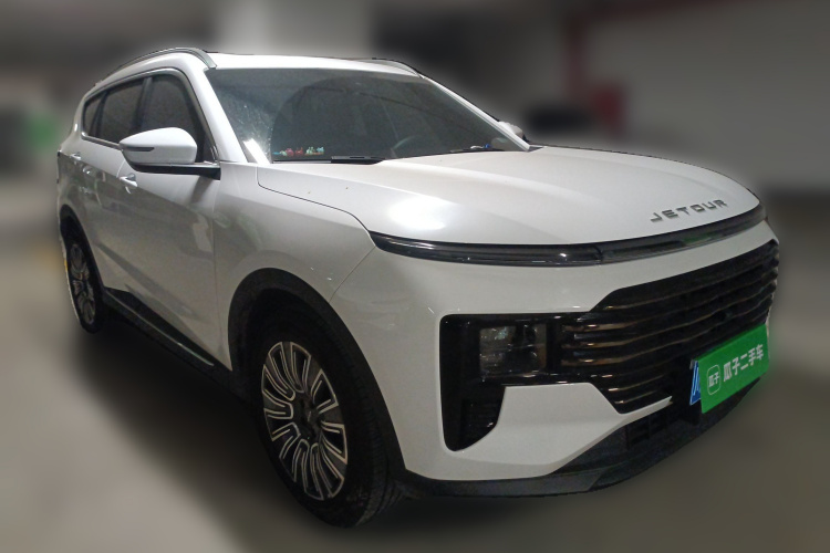 X70 PLUS 2024 car image #4