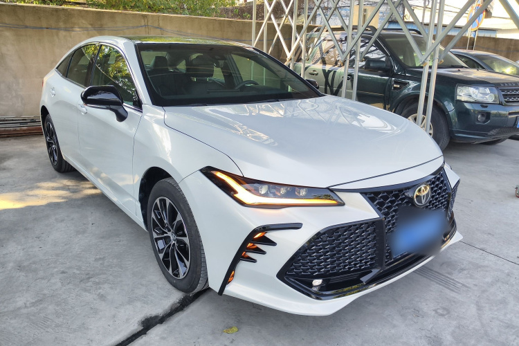 Toyota Avalon 2023 car image #4