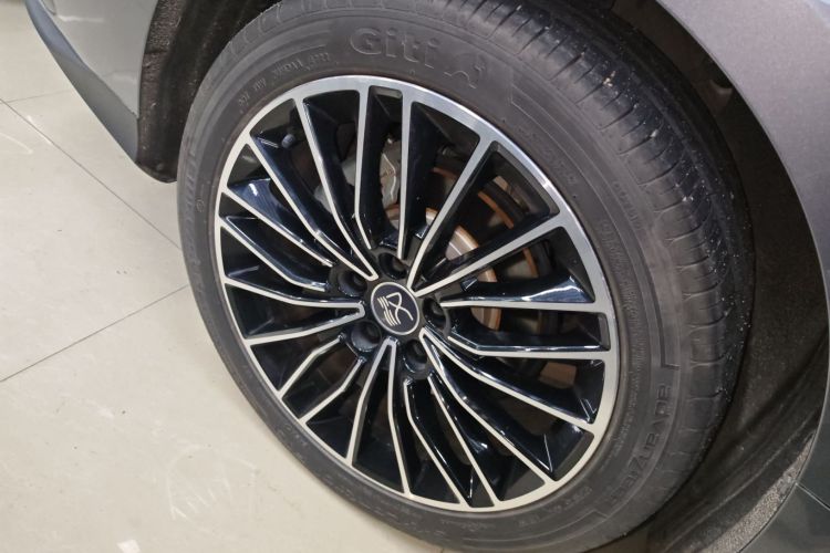 BYD Han 2023 #4 BYD Han 2023 car image #4