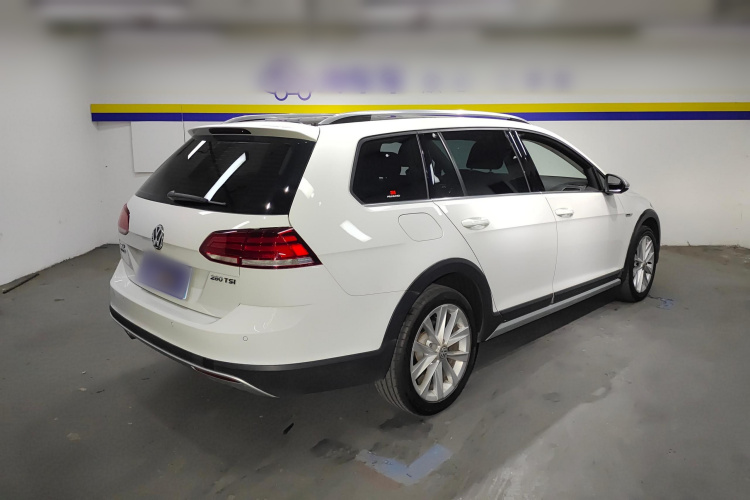 Volkswagen Golf (Imported) 2020 immagine di auto #4