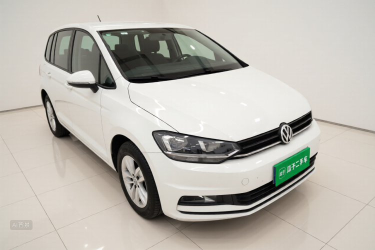 Volkswagen Touran 2017 car image #4