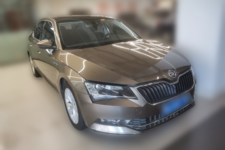 Skoda Superb 2015 car image #4