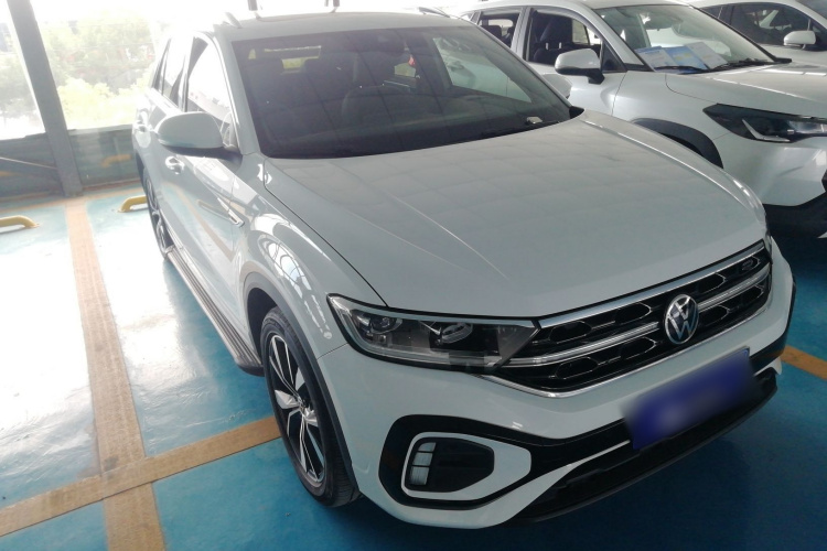 Volkswagen T-Roc 2023 car image #4