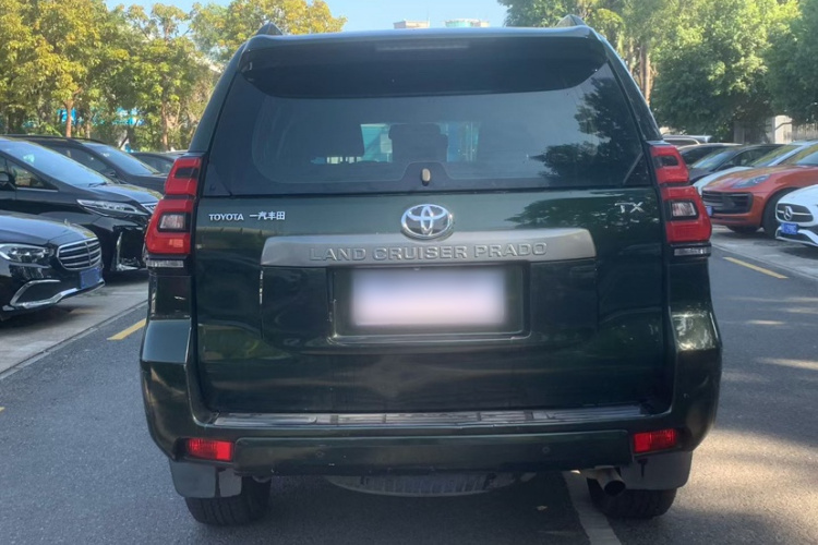 Toyota Land Cruiser Prado 2018 #4 Toyota Land Cruiser Prado 2018 car image #4