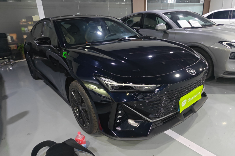 Changan UNI-V 2025 car image #4