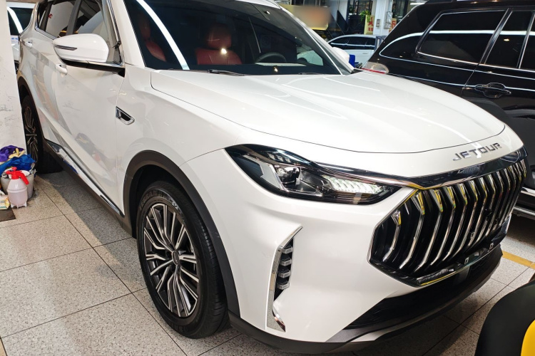 X70 PLUS 2024 car image #4