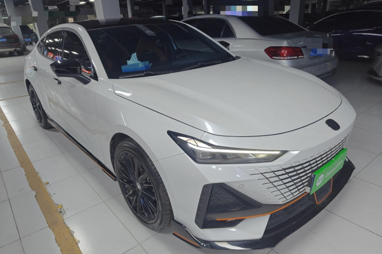 Changan UNI-V 2023 #4 Changan UNI-V 2023 car image #4