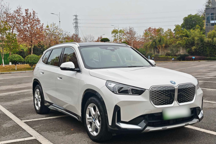 BMW iX1 2025 #4 BMW iX1 2025 صورة سيارة #4