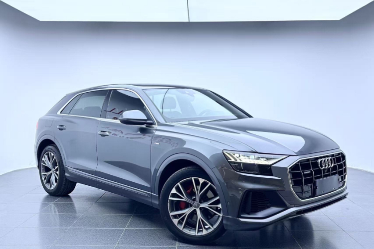 Audi Q8 2019 car image #4