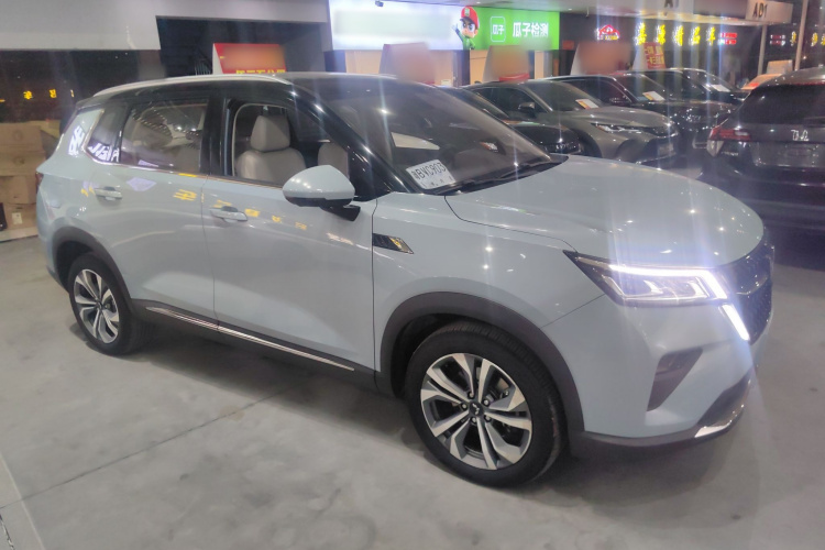 Wuling Asta 2021 #4 Wuling Asta 2021 صورة سيارة #4