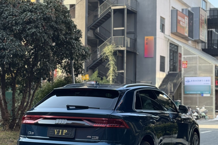 Audi Q8 2020 car image #4