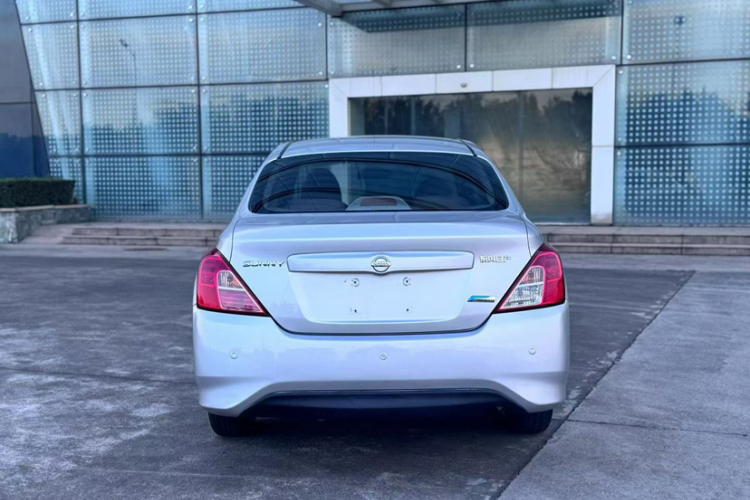 Nissan Sunny 2018 immagine di auto #4