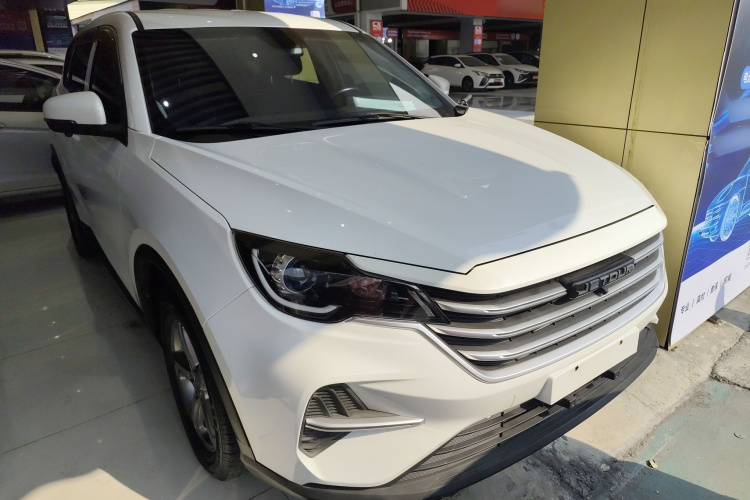 X70M 2020 car image #4