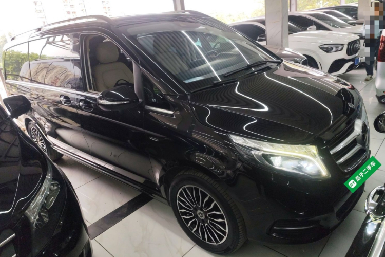 Mercedes-Benz V Class 2020 car image #4