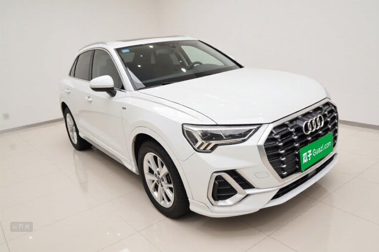 Audi Q3 2020 car image #4