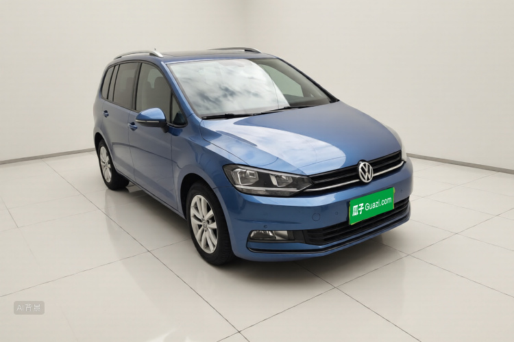 Volkswagen Touran 2018 car image #4