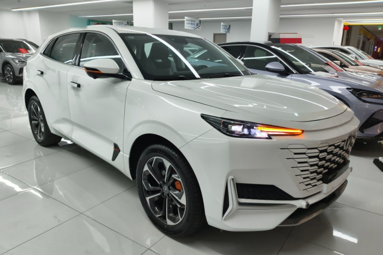 Changan UNI-K iDD 2023 #4 Changan UNI-K iDD 2023 car image #4