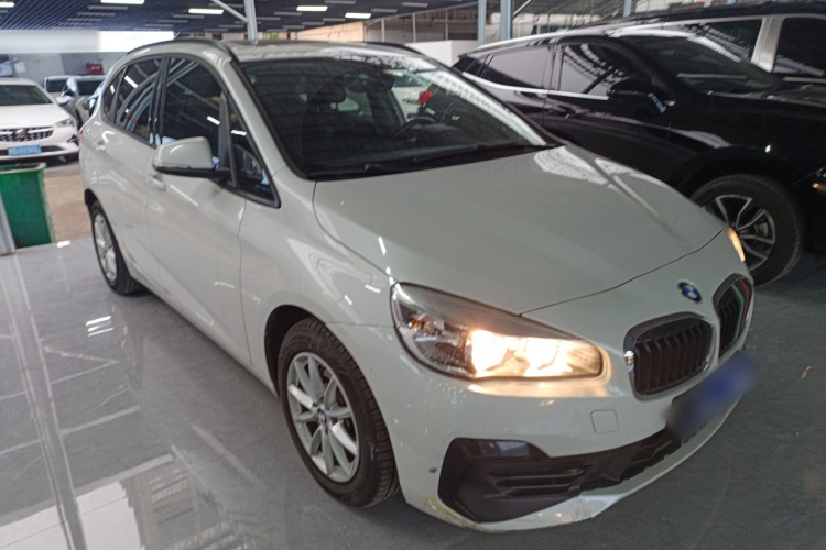 BMW 2 Series Tourer 2018 car image #4