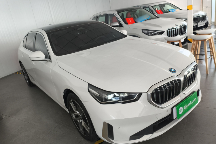 BMW i5 2024 car image #4
