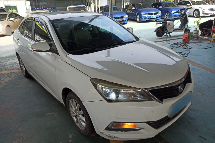 Changan Alsvin V7 2015 car image #4