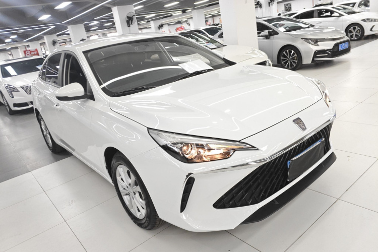 Roewe i5 2025 #4 Roewe i5 2025 car image #4