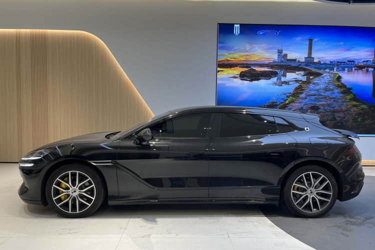 Denza Z9GT 2024 car image #4