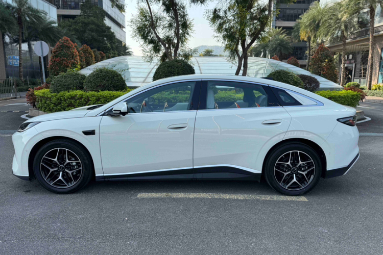 BYD Seal 06 New Energy 2025 #4 BYD Seal 06 New Energy 2025 car image #4