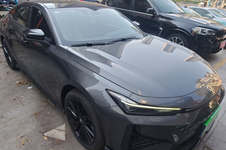 Changan UNI-V 2025 #4 Changan UNI-V 2025 car image #4