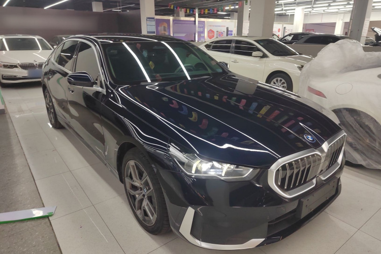 BMW i5 2024 car image #4