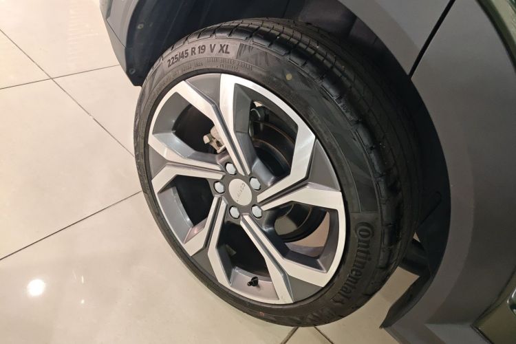 Lynk & Co 06 2023 car image #4