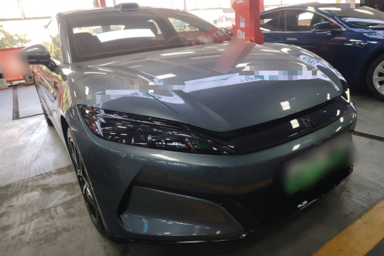 BYD HanL 2025 #4 BYD HanL 2025 car image #4