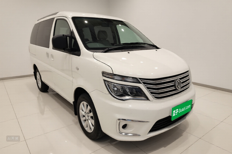 Forthing Lingzhi 2019 #4 Forthing Lingzhi 2019 car image #4