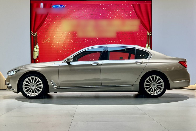 BMW 7 Series 2018 car image #4