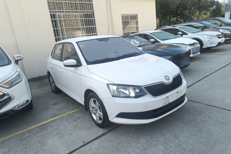 Skoda Fabia 2018 car image #4