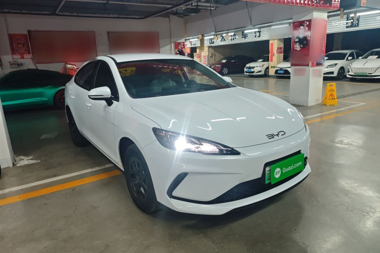 BYD Seal 05 DM-i 2025 #4 BYD Seal 05 DM-i 2025 car image #4