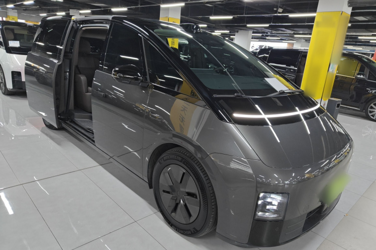 理想汽车 理想MEGA 2024 汽车图片 #4