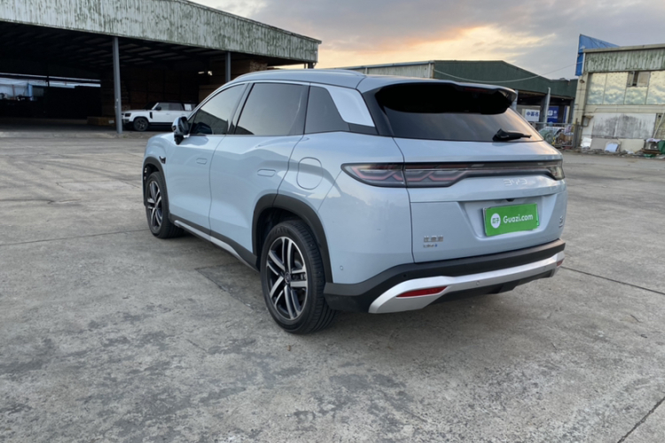 BYD SongL DM-i 2025 car image #4