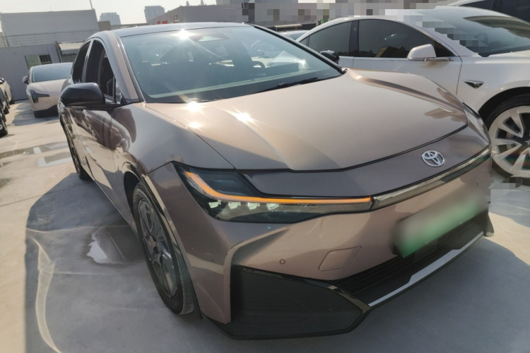 Toyota bZ3 2023 صورة سيارة #4