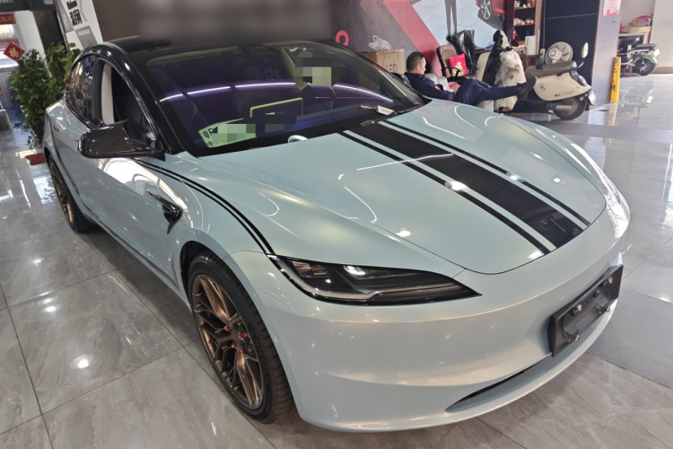 2023 car image #4