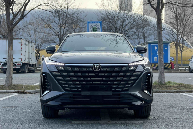 Changan UNI-Z PHEV 2025 car image #4