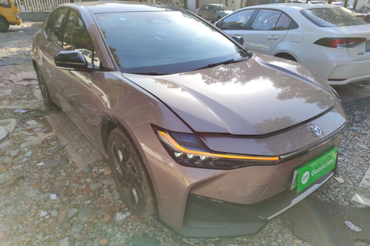 Toyota bZ3 2023 immagine di auto #4