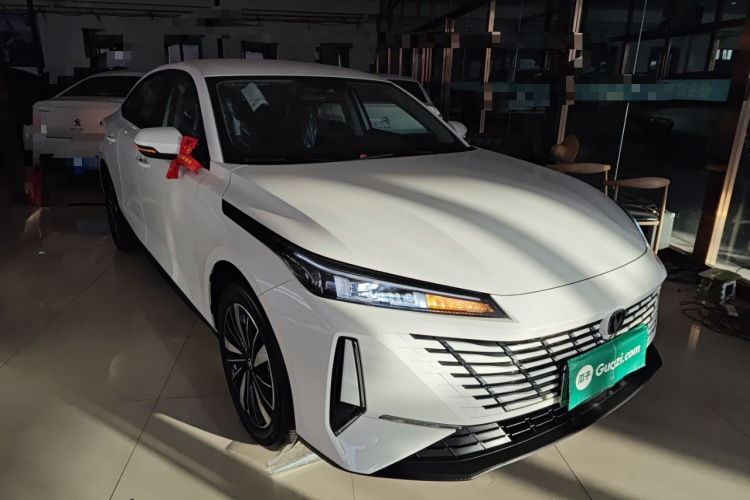 Changan EadoPHEV 2025 imagem de carro #4