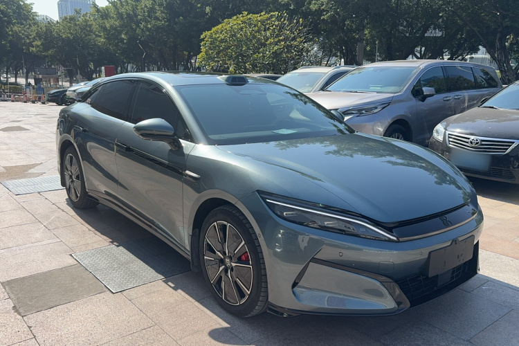 BYD HanL 2025 صورة سيارة #4