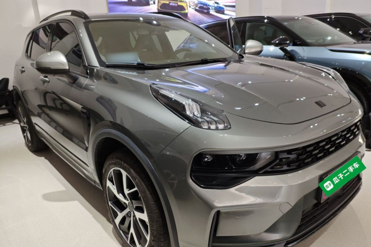 Lynk & Co 01 EM-P 2022 #4 Lynk & Co 01 EM-P 2022 car image #4
