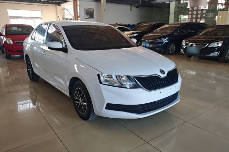 Skoda Rapid 2019 car image #4