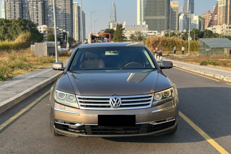 Volkswagen Pheaton 2012 immagine di auto #4