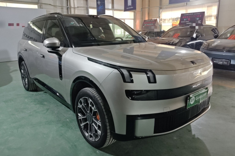 Lynk & Co 900 2025 #4 Lynk & Co 900 2025 car image #4